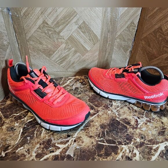 Reebok women's fashion training running walking pink shoes size 9.    525 - Picture 1 of 12